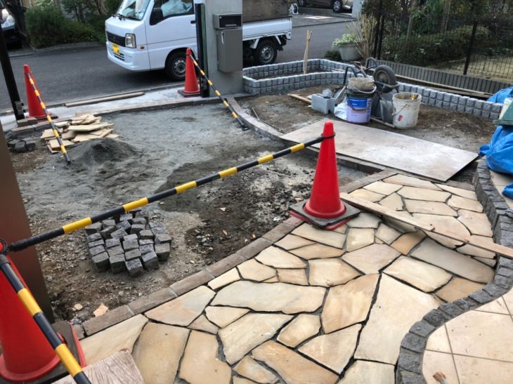 正解のないパズル、乱形石