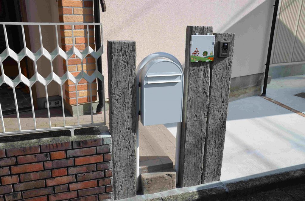 枕木ポスト　ボンボビ